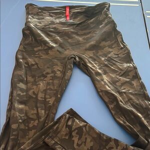 Spanx Camouflage Leggings sz M